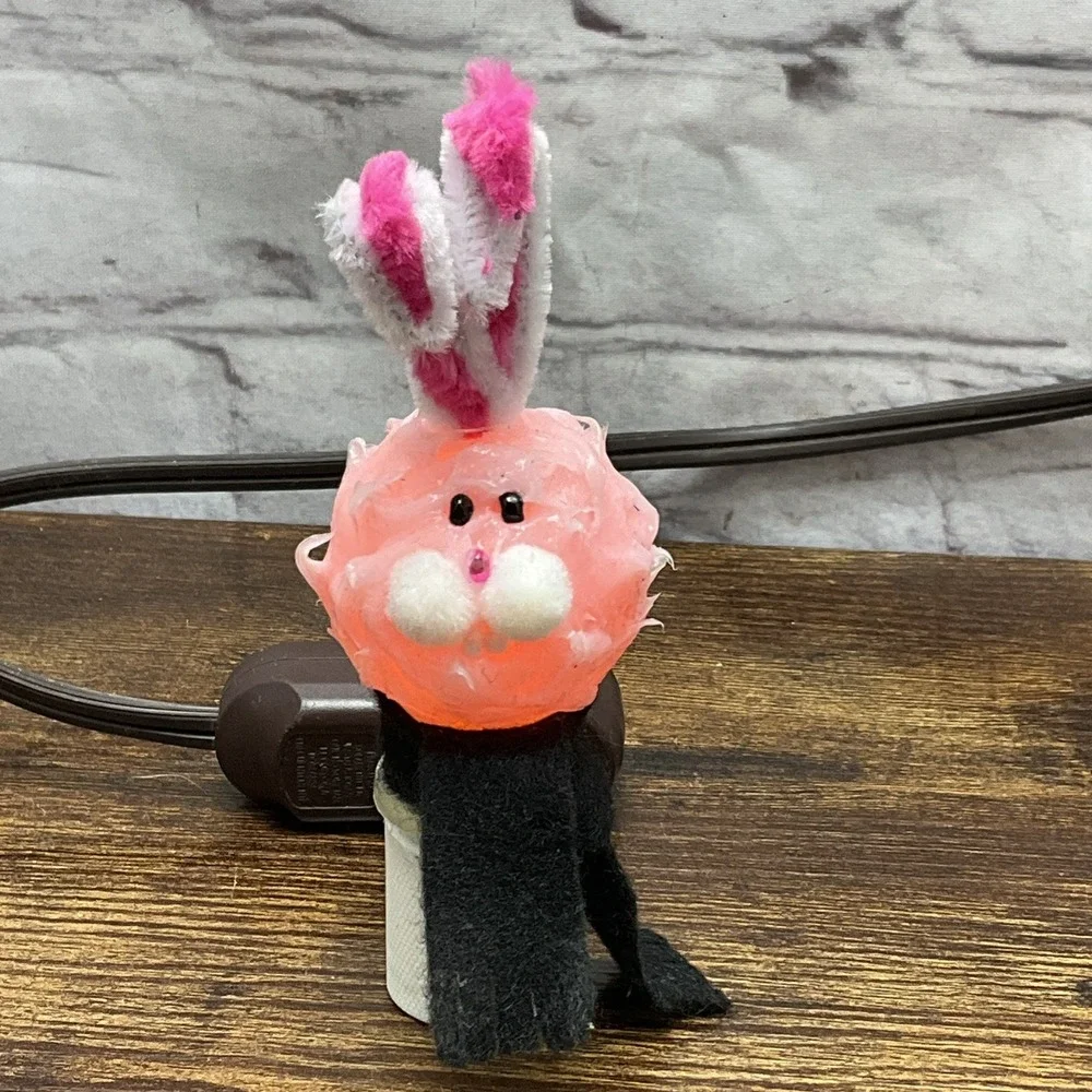 Vintage Nightlight With Bunny Snowman & Elf Light Bulbs 3 Watt Silicone Dipped